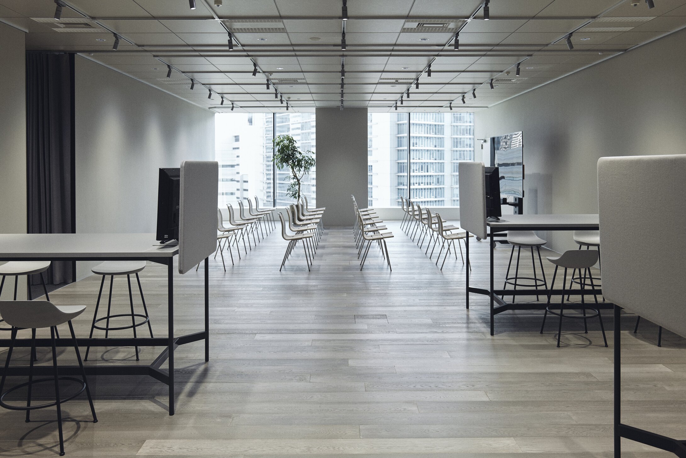 Sony Creative Center Minatomirai Office - SAKUMAESHIMA